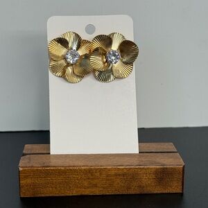 🚨3 for $15🚨 Flower Earrings with Rhinestone Center